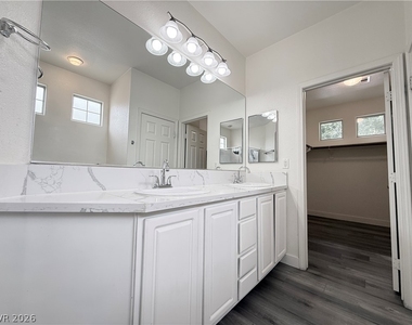 8034 Arcadian Lane - Photo Thumbnail 12