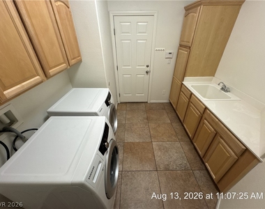 2768 Craigmillar Street - Photo Thumbnail 34