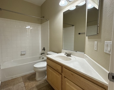 2768 Craigmillar Street - Photo Thumbnail 32
