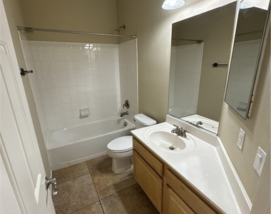 2768 Craigmillar Street - Photo Thumbnail 33