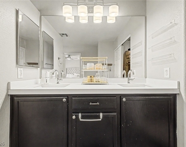 10540 Blanca Peak Avenue - Photo Thumbnail 15