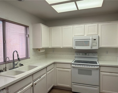 9528 Yucca Blossom Drive - Photo Thumbnail 7