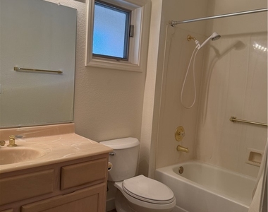 9528 Yucca Blossom Drive - Photo Thumbnail 18