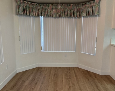 9528 Yucca Blossom Drive - Photo Thumbnail 13