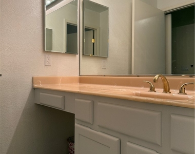 9528 Yucca Blossom Drive - Photo Thumbnail 16