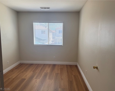 1709 Adobe Frost Court - Photo Thumbnail 12
