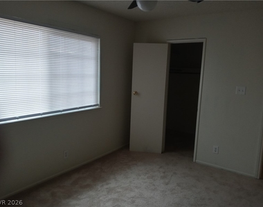 212 Bradshaw Way - Photo Thumbnail 11