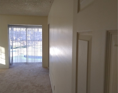 212 Bradshaw Way - Photo Thumbnail 20