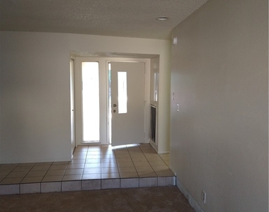 212 Bradshaw Way - Photo Thumbnail 24