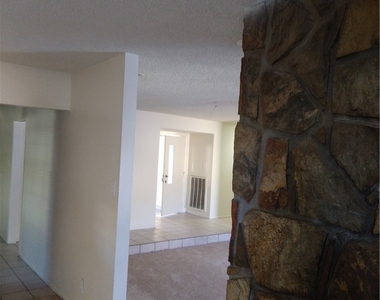 212 Bradshaw Way - Photo Thumbnail 27