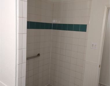 212 Bradshaw Way - Photo Thumbnail 29