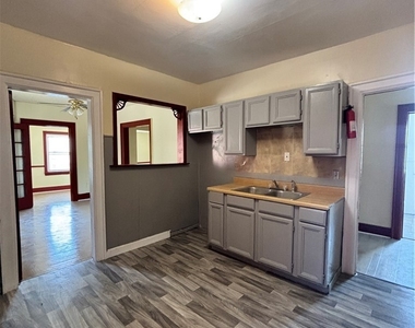 215 Ludington Street - Photo Thumbnail 6