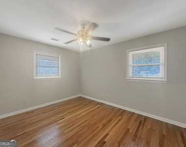 514 Clover Drive - Photo Thumbnail 11