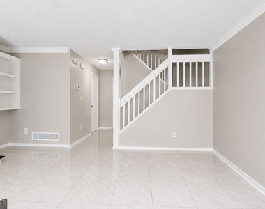 3065 Destin Circle - Photo Thumbnail 2