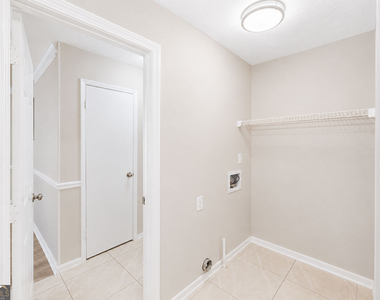 3065 Destin Circle - Photo Thumbnail 9