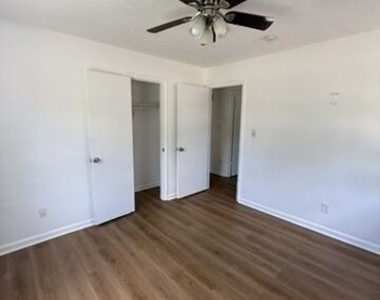 119 Amberwood Lane - Photo Thumbnail 13