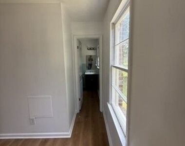 119 Amberwood Lane - Photo Thumbnail 11