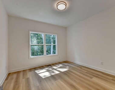 9135 Fox Trail Lane - Photo Thumbnail 32