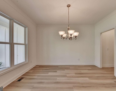 9135 Fox Trail Lane - Photo Thumbnail 8