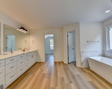 9135 Fox Trail Lane - Photo Thumbnail 42