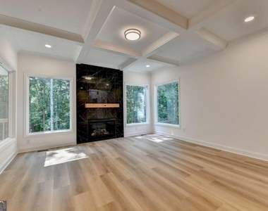 9135 Fox Trail Lane - Photo Thumbnail 26