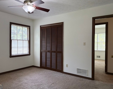 310 Sharon Drive - Photo Thumbnail 12