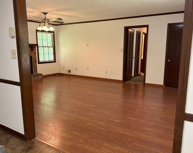 310 Sharon Drive - Photo Thumbnail 2