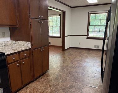 310 Sharon Drive - Photo Thumbnail 8