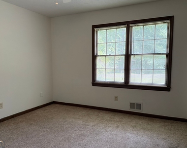 310 Sharon Drive - Photo Thumbnail 14