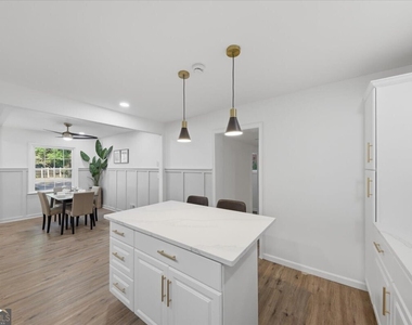2082 Rosewood Road - Photo Thumbnail 5