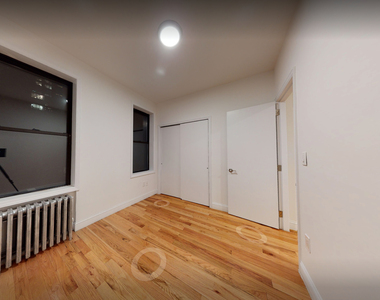 226 East 36th Street - Photo Thumbnail 4