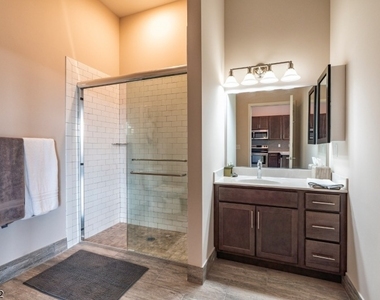 320 Valley St - Photo Thumbnail 17