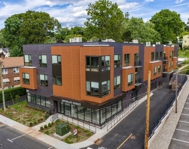 320 Valley St - Photo Thumbnail 1