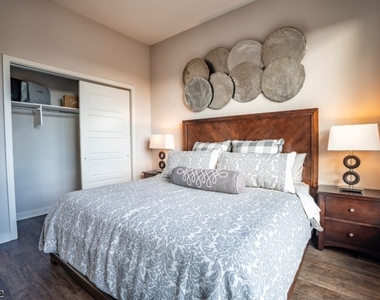 320 Valley St - Photo Thumbnail 14