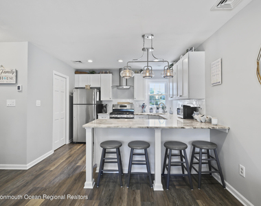 612 Central Avenue - Photo Thumbnail 3