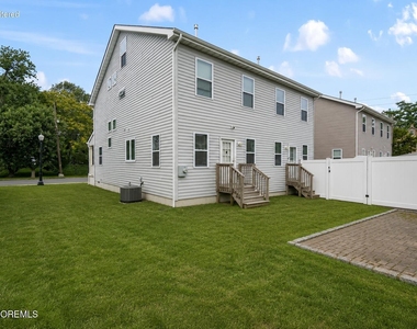 1508 Heck Avenue - Photo Thumbnail 16
