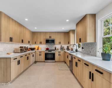 902 Central Avenue - Photo Thumbnail 4