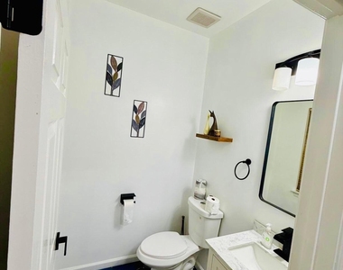 33 Brownstone Road - Photo Thumbnail 17