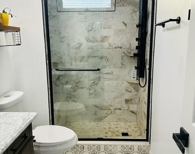33 Brownstone Road - Photo Thumbnail 8