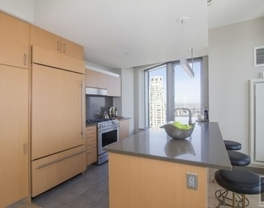 Spruce Street - Photo Thumbnail 13