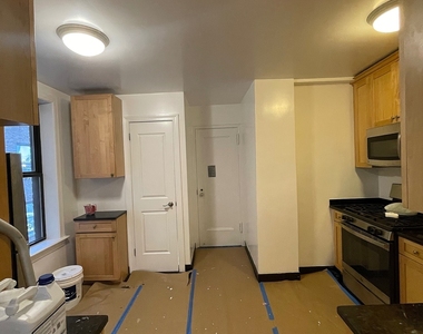 West 79 Street - Photo Thumbnail 1
