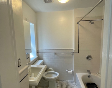West 79 Street - Photo Thumbnail 4