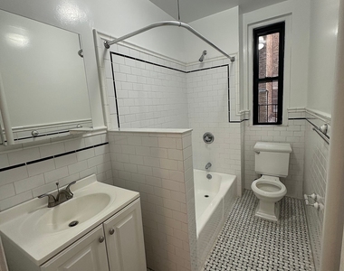 West 10th Street - Photo Thumbnail 1