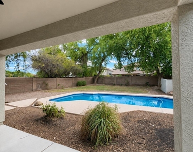 4325 E Vallejo Court - Photo Thumbnail 12