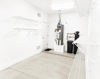 4325 E Vallejo Court - Photo Thumbnail 11