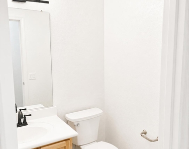 4325 E Vallejo Court - Photo Thumbnail 7