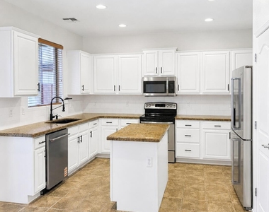 4325 E Vallejo Court - Photo Thumbnail 6