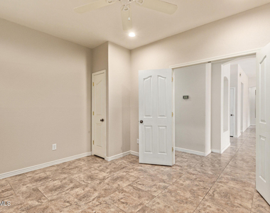 434 E Sheffield Avenue - Photo Thumbnail 24