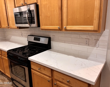 434 E Sheffield Avenue - Photo Thumbnail 7