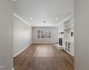 5401 E Beck Lane - Photo Thumbnail 5